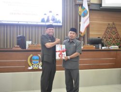 DPRD Kabupaten Pangandaran Terima Raperda RPJPD 2025-2045 Untuk Dibahas