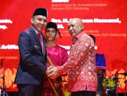 Bupati Panca Terima Penghargaan Tanda Jasa Bhakti Koperasi dan Usaha Kecil 2024