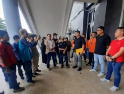 Pembahasan ABT Kabupaten OKU 2024 Diduga Ditiadakan, Puluhan Wartawan OKU Datangi Kantor DPRD