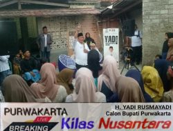 Calon Bupati Purwakarta H. Yadi Rusmayadi Didampingi istri Disambut Hangat Ratusan Masyarakat Batulawang Kecamatan Tegalwaru