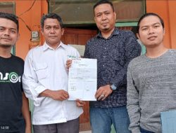 Diduga Adanya Pelanggaran Tim Pemenangan Cak Thoriq – Ning Fika Didampingi Kuasa Hukum Datangi Bawaslu Untuk Melakukan Laporan