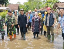 Pj. Bupati Lumajang Tinjau Ratusan Rumah Warga Terdampak Banjir di Rowokangkung