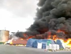 Ada Korban di Insiden Kebakaran Hebat PT Priscolin Bekasi