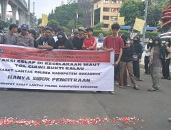 PENGURUS PUSAT PERKUMPULAN MAHASISWA INDONESIA (PP-PMI) Aksi jilid III diwarnai TABUR BUNGA DAN BENDERA KUNING Mendesak kapolri segera copot kasat lantas polres kabupaten sukabumi