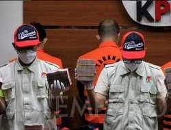 DINASTI POLITIK & KORUPSI TAK PERNAH MEMBANGUN WILAYAHNYA MEREKA HANYA MEMPERKAYA SAMBIL MERUSAK WILAYAH DIKUASAINYA