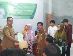 48 Warga Kelurahan Sidomukti Kecamatan Kraksaan Terima Sertifikat Tanah PTSL