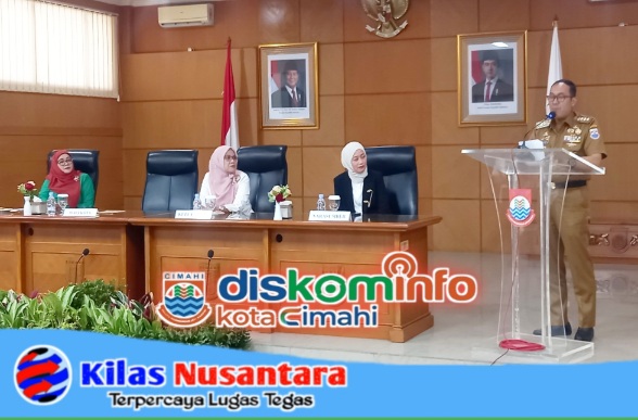 Wali Kota Cimahi Letkol (Purn.) Ngatiyana, S.A.P., saat menyampaikan sambutan di seminar TP-PKK Pada Peringatan Hari Kartini 2025