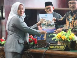 Fraksi DPRD Sampaikan PU Terhadap Raperda LPj Pelaksanaan APBD 2024