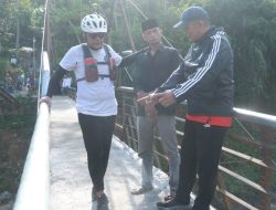 Bupati Haris Tinjau Jembatan Penghubung Desa Condong – Brabe