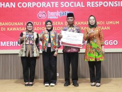 Bank Jatim Serahkan CSR Pembangunan Pujasera dan Kamar Mandi Umum di Stadion Gelora Merdeka Kraksaan
