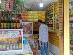 Antisipasi Peredaran Miras : Personil Polsek Ibun Polresta Bandung Terus Periksa Keberadaan Kios/Toko Jamu
