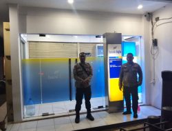 Anggota Polsek Ibun Polresta Bandung Laksanakan Patroli Dengan Mendatangi Obvit Perbankan Yang Ada Di Wilayah Binaan
