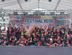 Waoo!!! Selain Door Prize Kades Suwari, SH Memberikan Uang Pembinaan dalam Rangka Festival Reog Selamat Desa Candipuro.