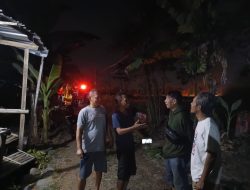 Kebakaran Kandang Ayam di Sragi, Diduga Korsleting Listrik