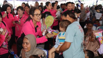 Ketua Umum Bhayangkari Salurkan 5.000 Paket Bansos, Gelar Bakti Kesehatan dan Religi di NTT