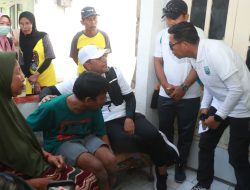 Gus Haris Turun Langsung Salurkan Bansos Bagi Lansia dan ODKB