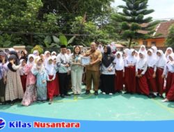 Poltekesos Bersama Diskominfo Edukasi Penggunaan Gadget Siswa SDN Timbang