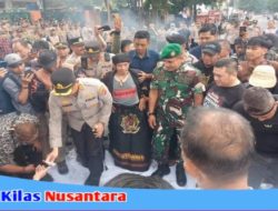 Kodim 0615 /Kuningan Mengerahkan 1 SST Untuk Membantu Pihak Polres Kuningan Dalam Rangka Pengaman Aksi Unjuk Rasa