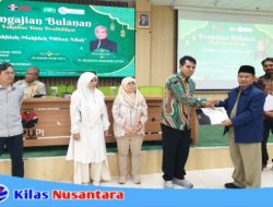Dosen Pendidikan Masyarakat Raih Penghargaan Dosen Berprestasi Tingkat Fakultas