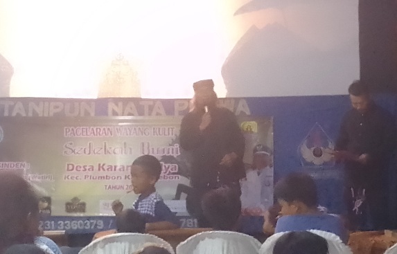 Masadi Kuwu Desa Karangmulya saat sedang menyampailan kata sambutan