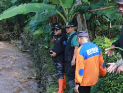 Bupati Haris Tinjau Kerusakan Infrastruktur Pasca Banjir Tiris, Pastikan Layanan Dasar Warga Tetap Terpenuhi