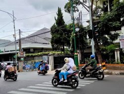 Pelican Crossing Dipasang di Jalan Gatsu, Permudah Pelajar Menyeberang Jalan