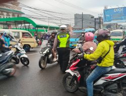 Personel Unit Lantas Polsek Banjaran Terus Optimalkan Pelayanan Gatur Pagi