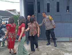 Anggota Unit Binmas Polsek Ciparay Bripka Sudar yoga sampaikan Call Center 110