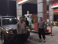 Jamin Keamanan Waktu Malam : Anggota Piket Fungsi Polsek Paseh Polresta Bandung Sambangi SPBU Pertamina