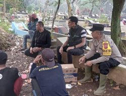 Bhabinkamtibmas Desa Dayeuhkolot Kerja Bakti dan Sambang Warga, Perkuat Kebersihan Lingkungan serta Kamtibmas