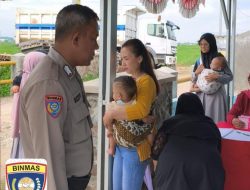 Bhabinkamtibmas Desa Cikuya Polsek Cicalengka Polresta Bandung Terus Berikan Himbauan Kamtibmas Saat Sambangi Kader Posyandu