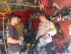 Datangi Bengkel Anggota Polsek Paseh Polresta Bandung Laksanakan Penertiban Knalpot Brong