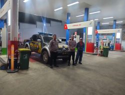 Jamin Keamanan Malam Di Bulan ramadhan : Anggota Piket Fungsi Polsek Ibun Gelar Patroli Malam Di Area SPBU Cibeet dan Obvit
