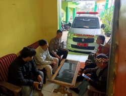 Berikan Sikap Humanis : Bhabinkamtibmas Polsek Cikancung Polresta Bandung Temui Warga Masyarakat