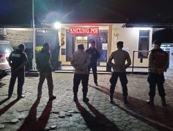 Sebelum Melaksanakan Kegiatan Patroli : Anggota Polsek Cikancung Polresta Bandung Gelar Apel Malam Hari