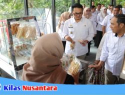 Wali Kota Cimah Dan Wakil Wali Kota Meresmikan Bazar Ramadan Kantin PIKACHI