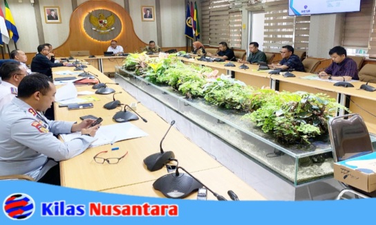 Komisi III DPRD Kota Bandung menggelar rapat kerja bersama Dinas Perhubungan serta Dinas Perumahan dan Kawasan Permukiman, di Ruang Rapat Bamus DPRD Kota Bandung, Kamis, 19 Februari 2026.