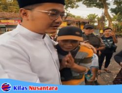 Wakil Wali Kota Cimahi Adhitia Yudisthira Berikan Bantuan Kepada Pedagang Yang Gerobaknya Tertimpa Pohon