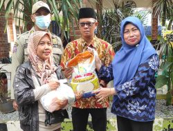 Diserbu Warga Sejak Pagi, Tebus Murah di Kecamatan Jatiasih Salurkan 2.000 Paket Sembako