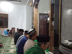 Forkopimcam Ibun Gelar Tarawih Keliling di Masjid Jami Al Tawakal Desa Pangguh