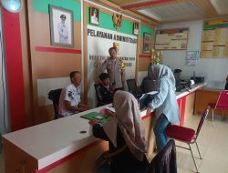 Bhabinkamtibmas Desa Talun Polsek Ibun Rutin Sambangi Perangkat Desa Binaan Dan Sampaikan Pesan Kamtibmas