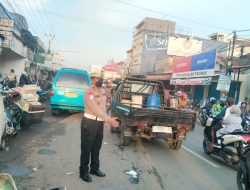 Panit Binmas Polsek Banjaran Laksanakan Gatur Pagi di Sekitar Pasar dan Terminal Banjaran