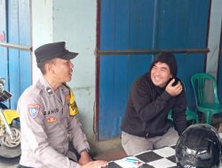 Saat Menyampaikan Himbauan Kamtibmas : Bhabinkamtibmas Polsek Cicalengka Sambangi Warga Binaan