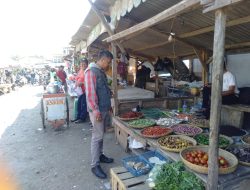 Pasca Lebaran, Polsek Cileunyi Cek Harga Sembako di Pasar Sehat Cileunyi: Cabai hingga Bawang Mulai Turun