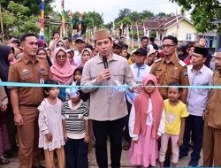 13 Tahun Menanti, Dua Ruas Jalan di Penengahan Diresmikan Bupati Egi