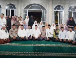 Safari Ramadhan di Muara Kuang, Bupati Panca Wijaya Akbar Serahkan Bantuan untuk Masjid dan Masyarakat