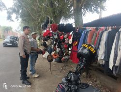 Aipda Gelar Nugraha Bhabinkamtibmas Desa Ciluluk Sampaikan Pesan Kamtibmas Saat Sambangi Pemukiman Warga Masyarakat Binaan