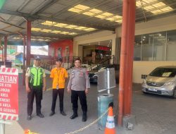 Ciptakan Rasa Aman dan Redam Isu Kenaikan BBM, Personel Samapta Polsek Bojongsoang Sisir Pusat Keramaian