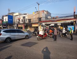 Optimalkan Pelayanan Pagi, Unit Samapta Polsek Bojongsoang Siaga Atur Lalu Lintas di Simpang Podomoro Park