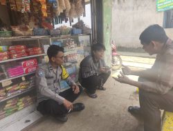 Aipda Nofa Kurnia Binmas Polsek Cimenyan Sampaikan Himbauan Kamtibmas Saat Sambangi Warga